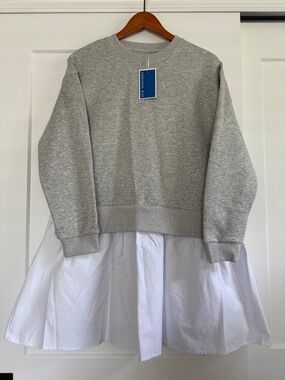 Cute and casual Addison Bay dress!  It’s a size M but it runs big.